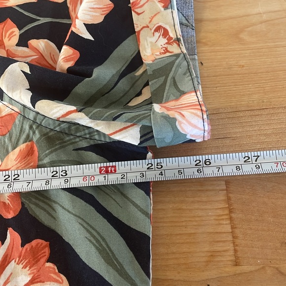 Abercrombie and Fitch Hawaiian style Floral Print Men's Shirt size XXL - Picture 10 of 12